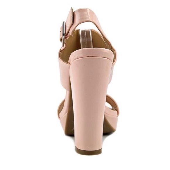 Report high heels - Picture 7 of 8